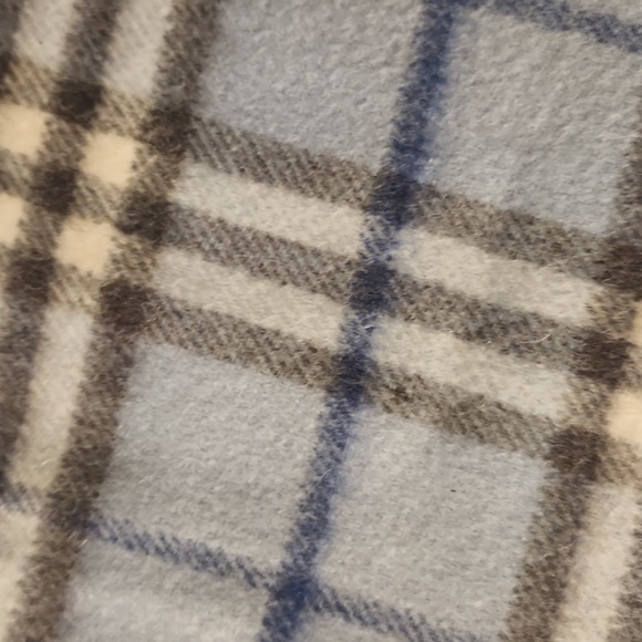 BURBERRY SCARF - Picture 3 of 4